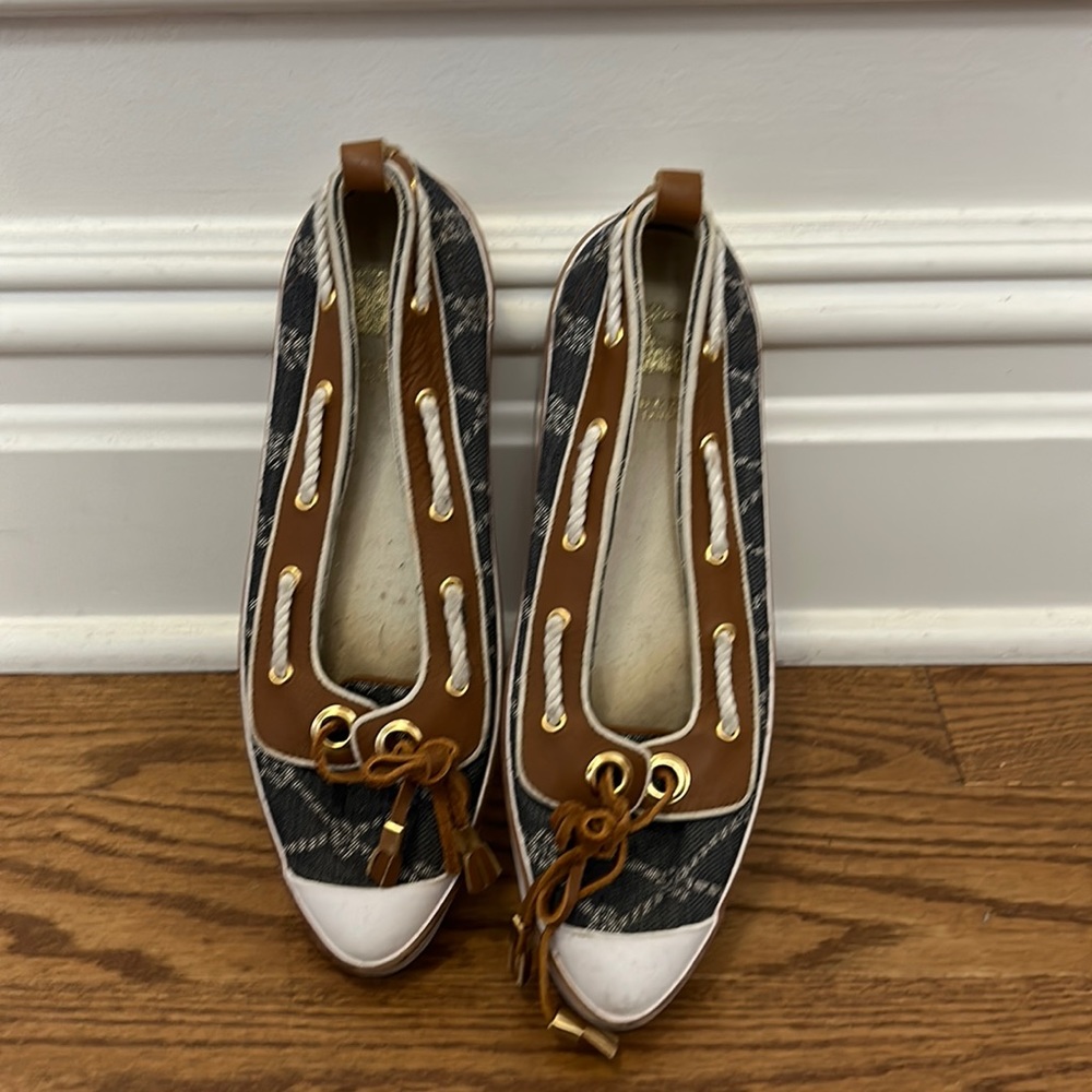 Burberry boat shoes